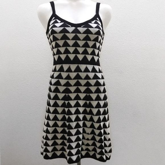 TRINA TURK 100% Cotton Geometric Triangle Knit Sweater Dress Size XS - Picture 8 of 9